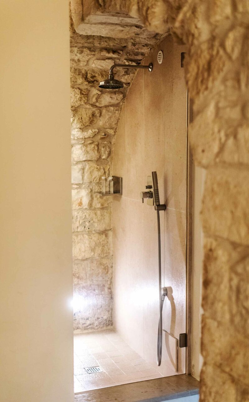 Camera Deluxe La Grotta Bathroom Relais Ostuni